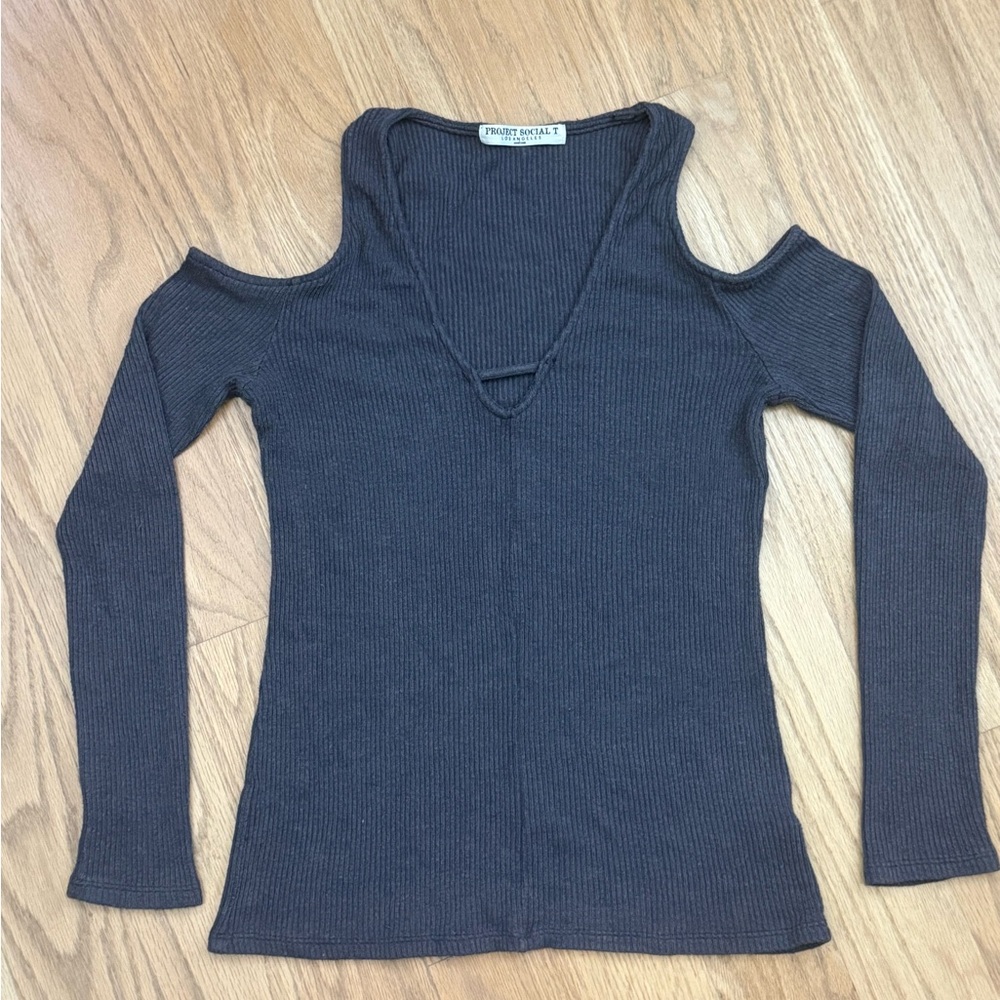 Project Social T Cut Out Long Sleeve Top VNeck Size Medium Dark Gray Gently Worn